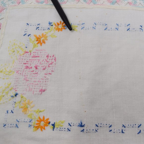 Cross Stitch Shelf Dresser Centerpiece Scarf Rectangle Floral Hand Embroidery - Picture 9 of 10